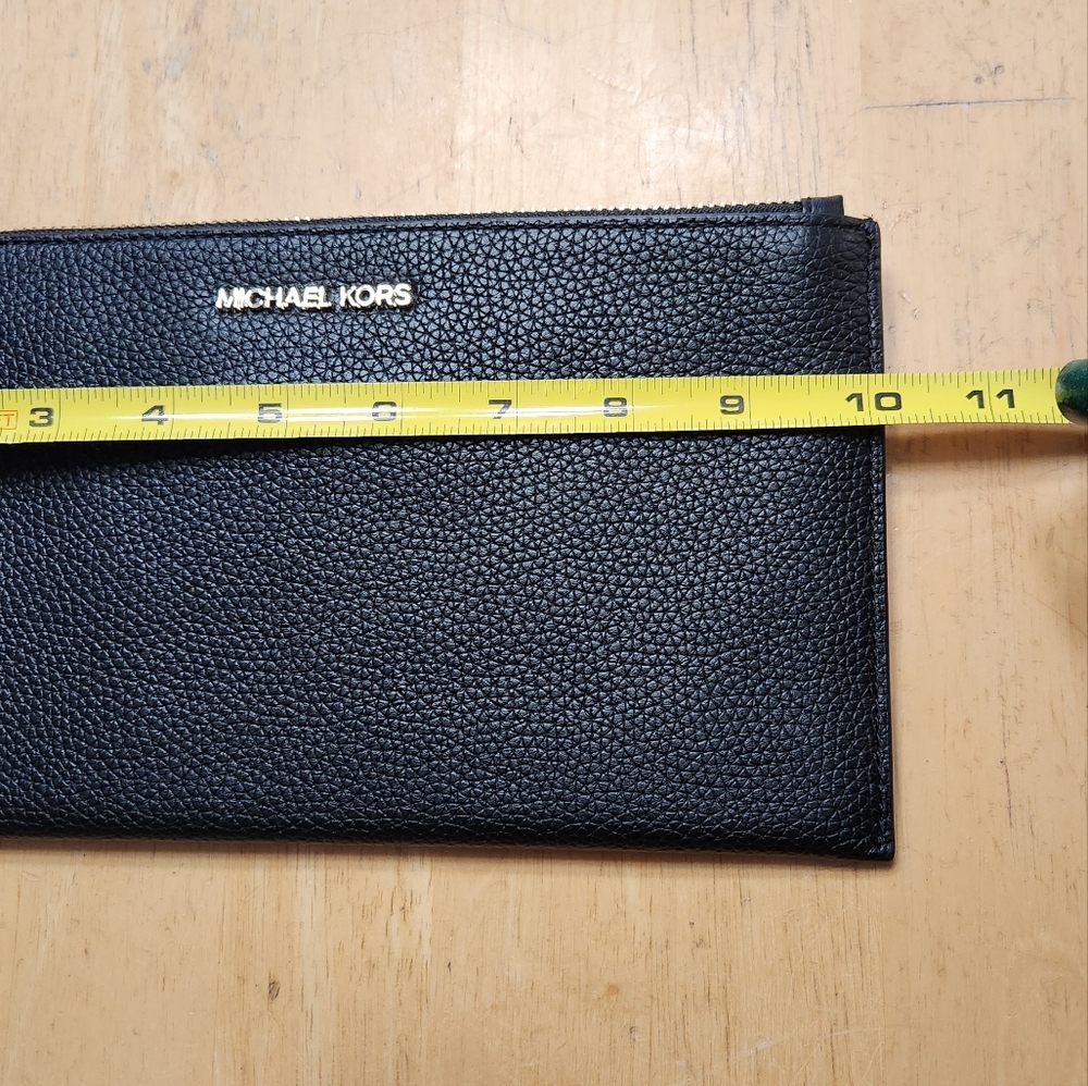 Michael Kors Jet Set Travel Wristlet - Picture 9 of 10